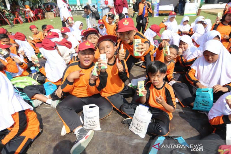 Bandung ajak siswa sekolah gemar minum susu cegah stunting