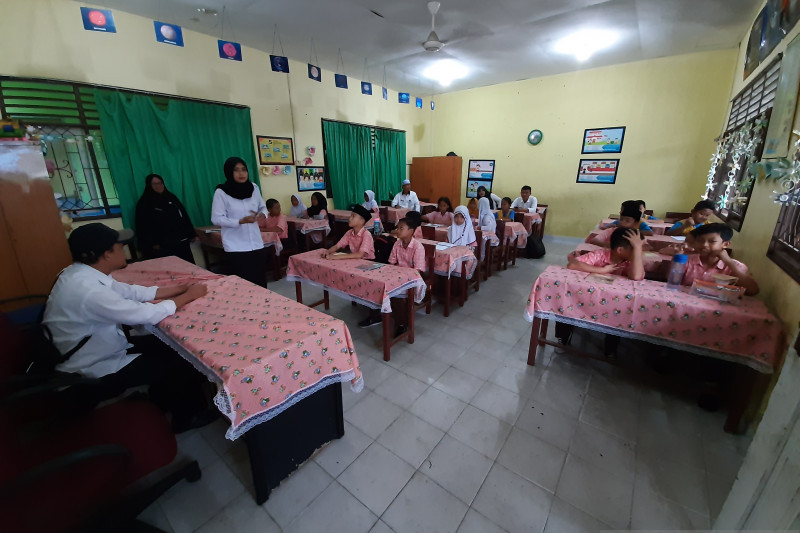 Jaksa kawal program seragam sekolah gratis Tanjungpinang
