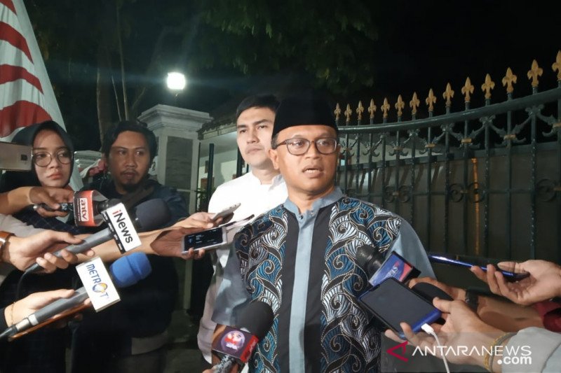 Jenazah ibunda SBY disemayamkan di Puri Cikeas Sabtu pagi