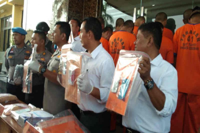Polisi Cirebon tangkap 32 tersangka kasus narkoba