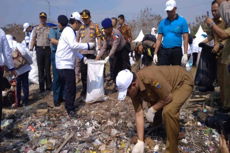 Kota Cirebon akan buat Perda pembatasan kantong plastik