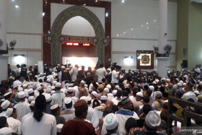 Ustadz Abdul Somad Mengajak Umat Menunaikan Zakat Antara News Mataram Berita Ntb Terkini Ustadz Abdul Somad Mengajak Umat Menunaikan Zakat Antara News Mataram Berita Ntb Terkini