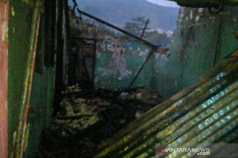 Kebakaran rumah di Segog Sukabumi satu orang terluka bakar