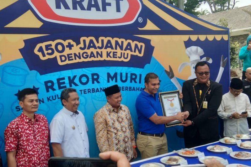 Festival kuliner beragam rasa keju di Bandung pecahkan rekor MURI