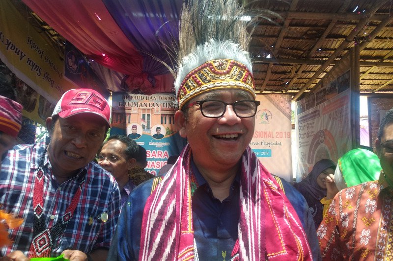 Mengahapus buta aksara di daerah terpencil tidak mudah
