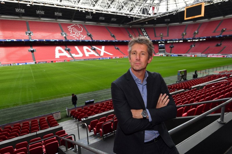 MU ingin pulangkan Van Der Sar untuk bantu Solskjaer