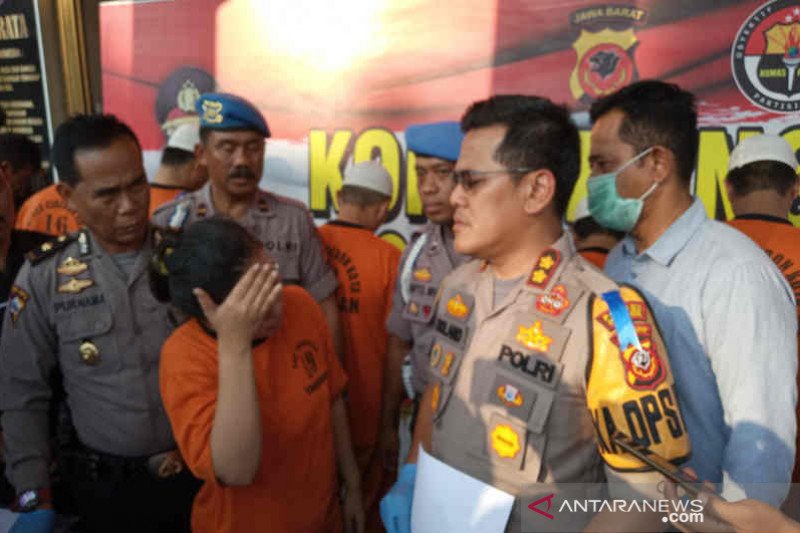 Polisi Cirebon tangkap empat pengedar sabu