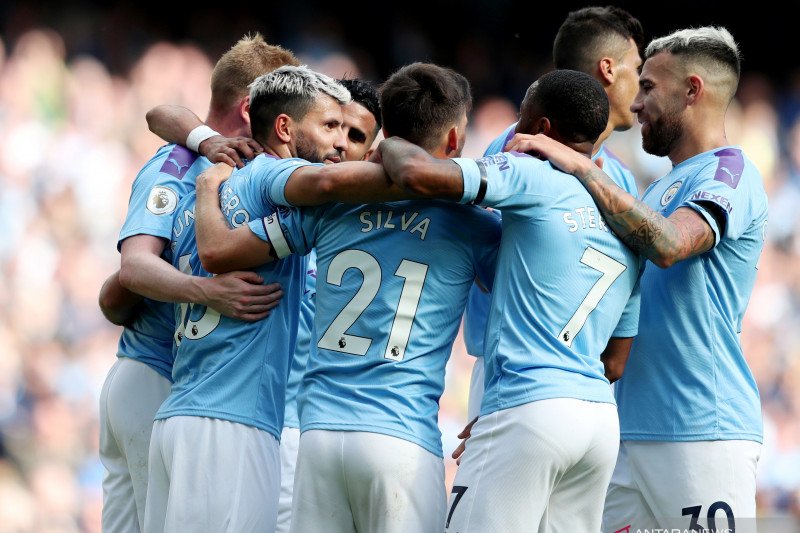 Manchester City jadi tim pertama yang belanja pemain tembus 1 miliar euro