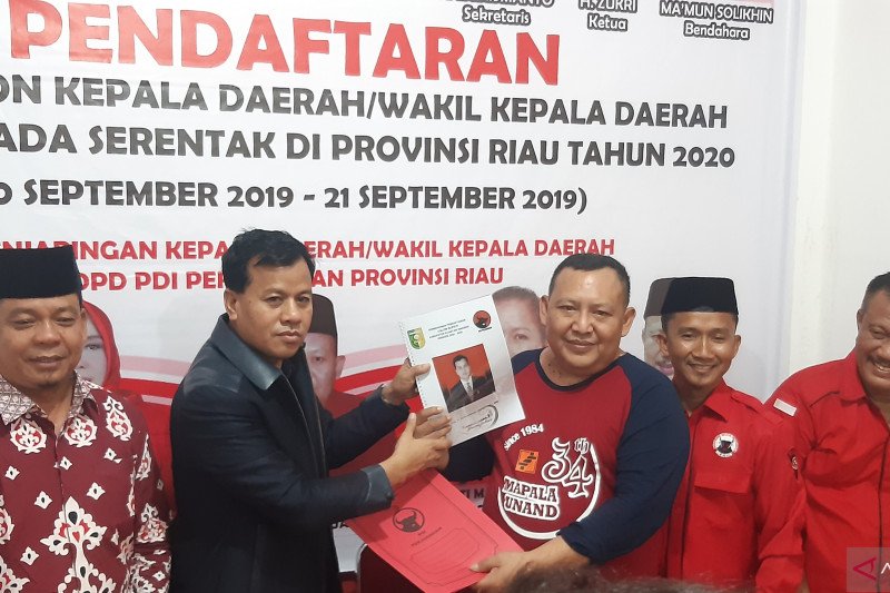 Maju Pilbub Kuansing, Suhardiman Amby serahkan berkas pendaftaran ke PDIP