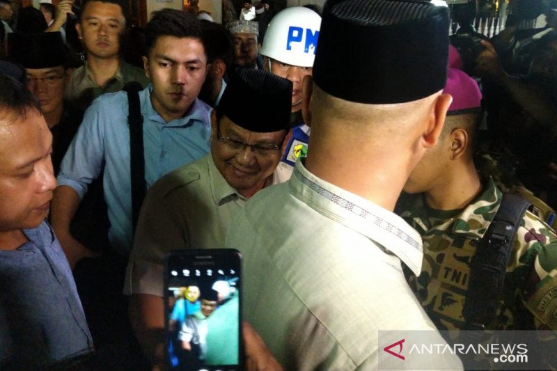 Prabowo Subianto melayat di rumah duka BJ Habibie
