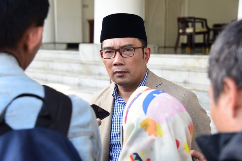 Gubernur Jawa Barat ingin sematkan nama BJ Habibie pada bangunan monumental