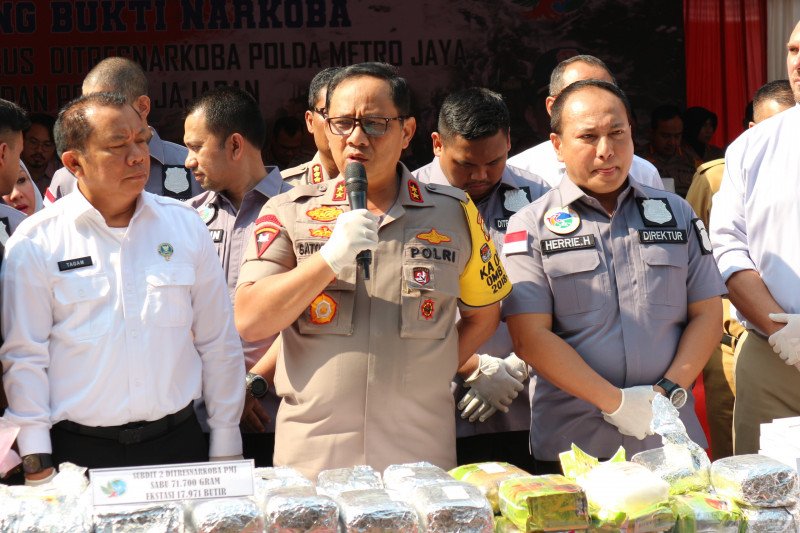 Penyelundupan pakaian bekas Ilegal dari China digagalkan polisi