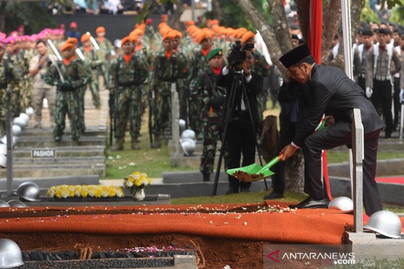 Prosesi pemakamana BJ Habibi di TMP Kalibata