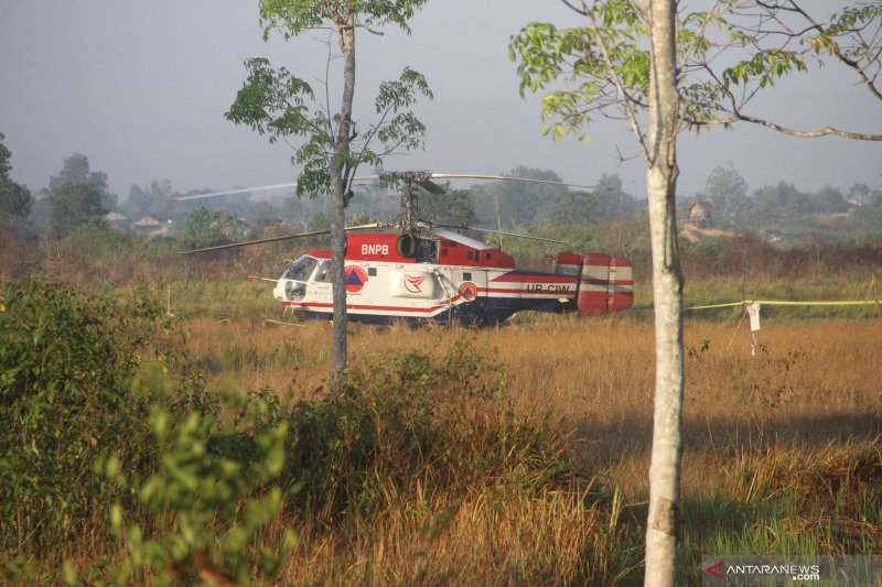 Helikopter Water Bombing Mendarat Darurat - ANTARA News