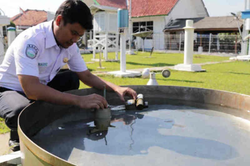 BMKG: Awal musim hujan wilayah Cirebon mundur 30 hari