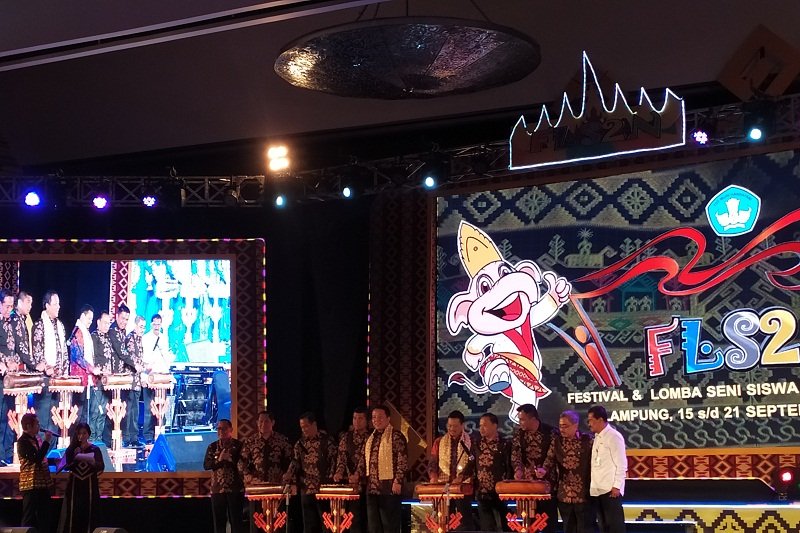 FLS2N wadah pengembangan karakter dan kreativitas siswa