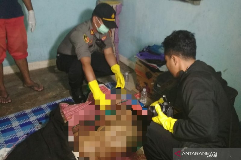 Seorang pria paruh baya ditemukan tewas di kamar kosnya