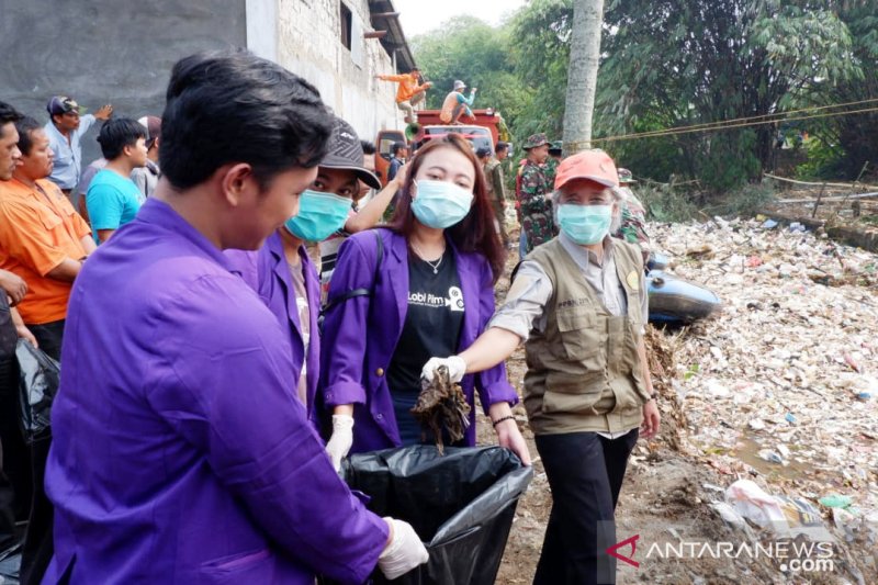 Iriana Jokowi soroti sampah di Bogor, mahasiswa siap mengedukasi warga