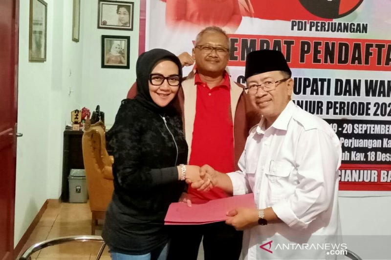 Herman Suherman daftar calon bupati ke PDIP Cianjur