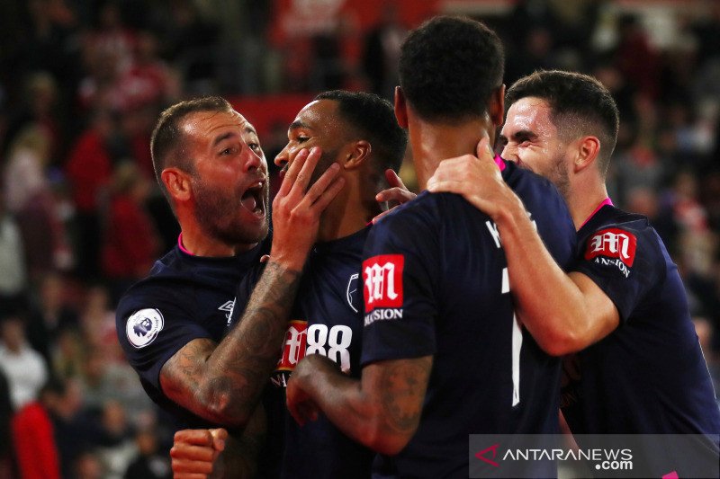 Southampton kalah di rumah sendiri