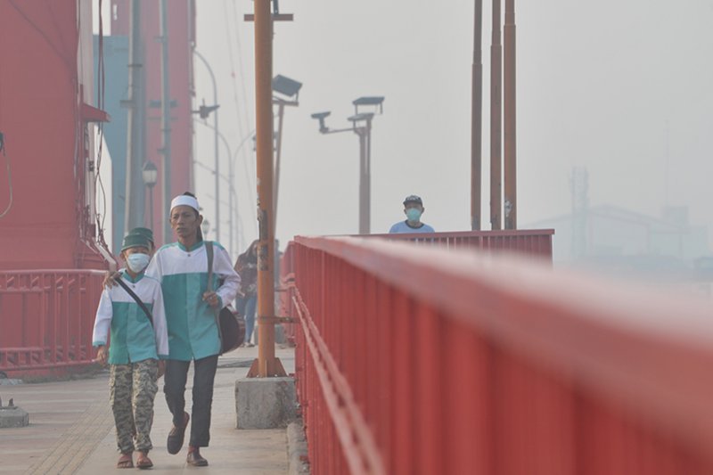 Kondisi kabut asap pagi di Palembang