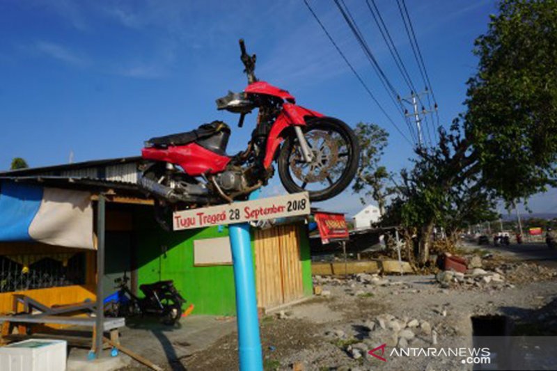 Setahun bencana Sulteng -  Tugu pengingat bencana gempa dan tsunami