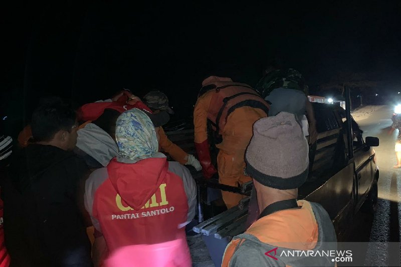 Petugas SAR temukan jasad korban kapal terbalik di perairan Garut