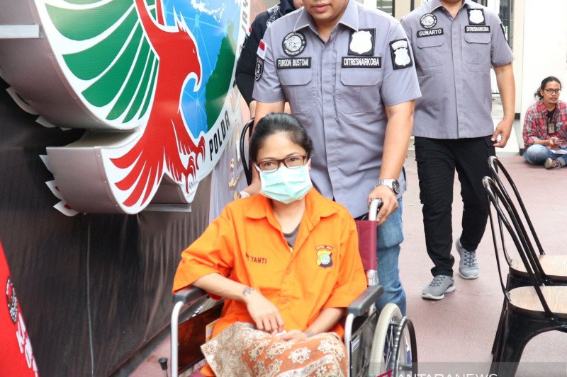 Polisi temukan cangklong dengan residu sabu saat tangkap putri Sri Bintang Pamungkas