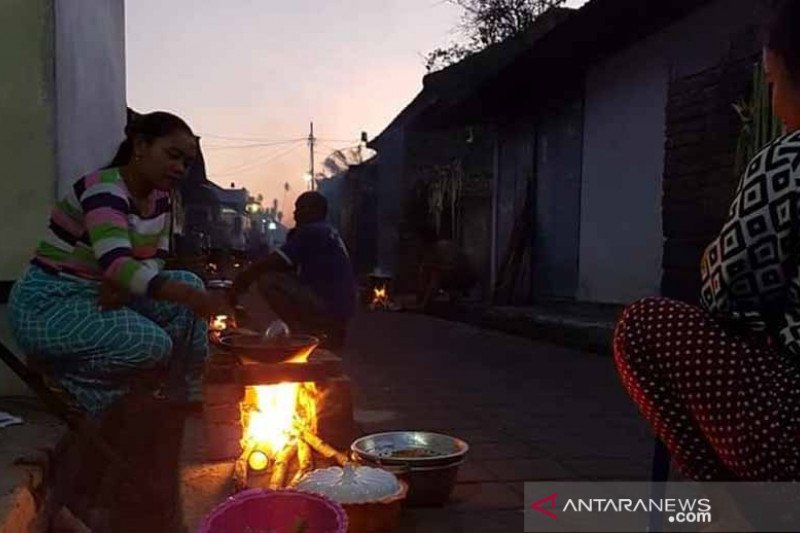 Warga Busungbiu Buleleng Nyepi Desa dan "Nyakan Diwang"