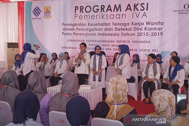 Ibu Negara kampanye deteksi dini kanker serviks di Cirebon