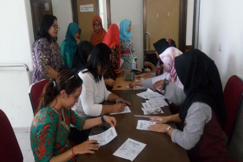 Puluhan perempuan periksa IVA gratis di PMI Sleman