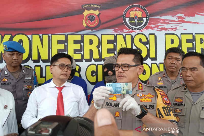 Polisi Kota Cirebon kejar satu orang lagi pengedar uang palsu