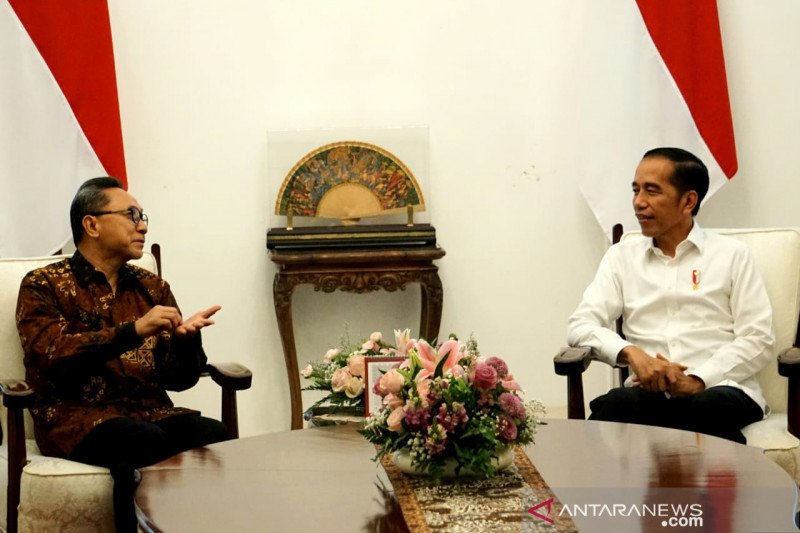 Jokowi dan Zulkifli Hasan bahas amendemen UUD 1945
