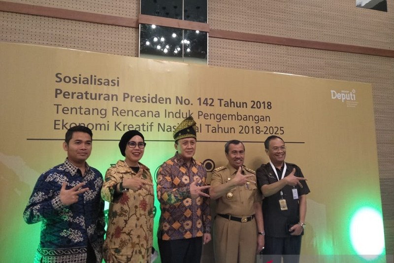 Bagaimana hubungan antara ekonomi kreatif dan industri kreatif