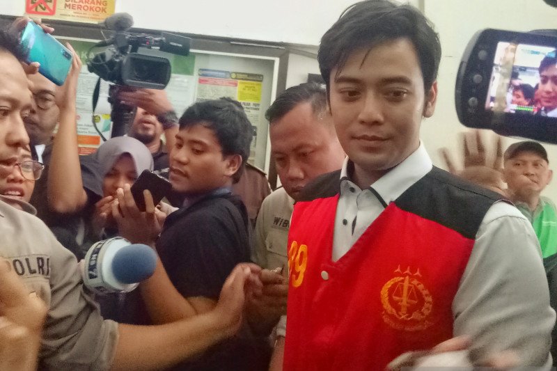 Nota keberatan Kriss Hatta ditolak