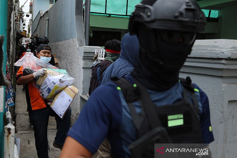 Penggeledahan Rumah Terduga Teroris