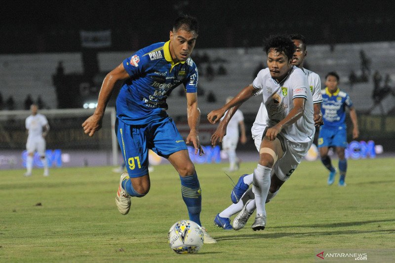 Omid Nazari pamit mundur dari Persib Bandung