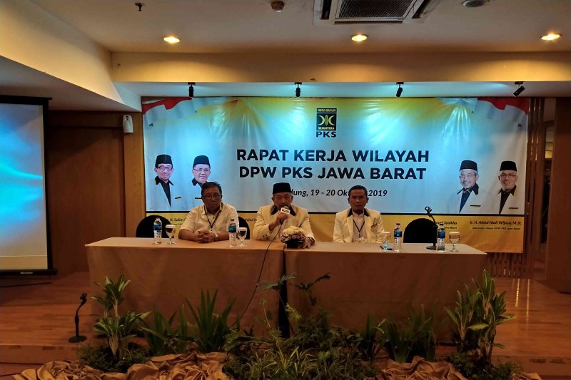 Legislator sebut komunikasi antara DPRD Jabar dengan Ridwan Kamil buruk