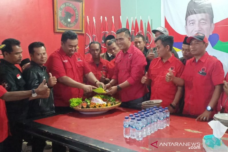 Pengurus PDIP Garut syukuran pelantikan Presiden-Wapres Indonesia