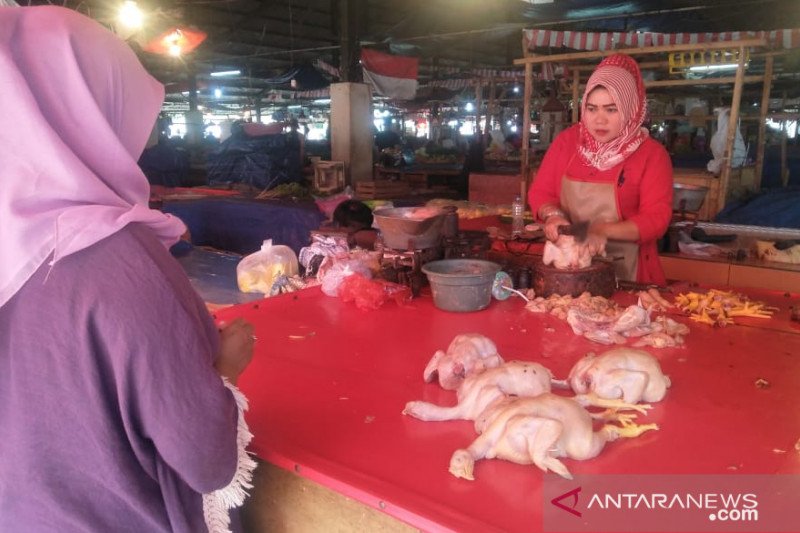 Harga daging ayam di pasar Cianjur kembali naik