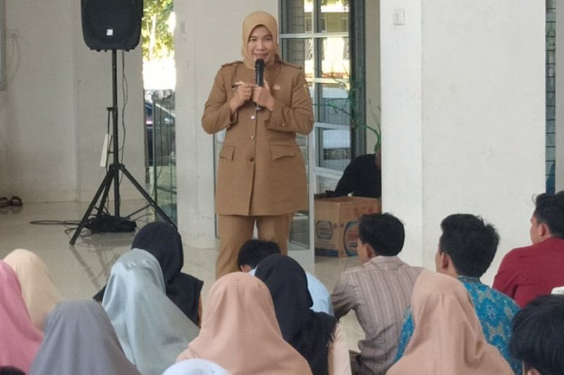 Kadis Perindustrian edukasi kopi ke mahasiswa Lampung