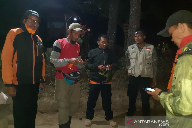 Hutan di dua gunung Kabupaten Garut masih terbakar