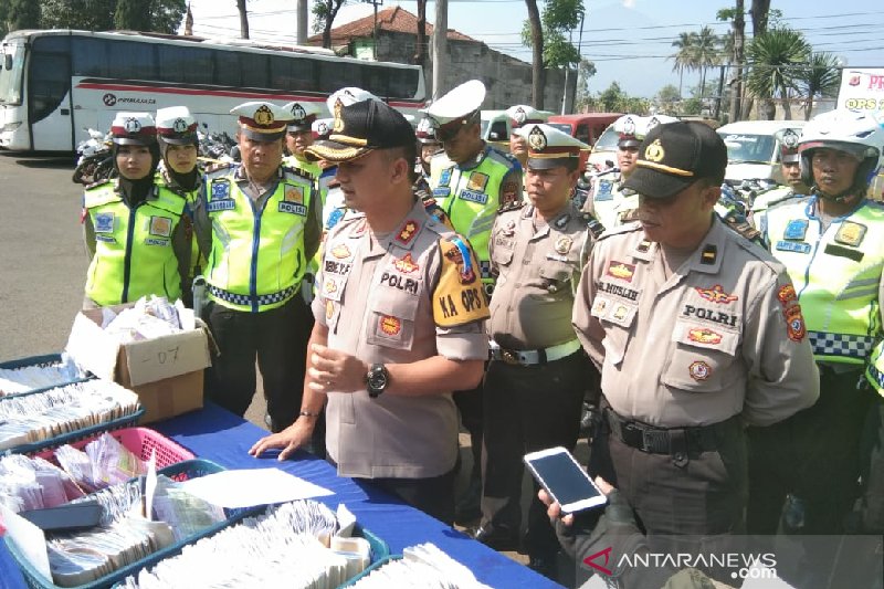 Polres Garut selidiki temuan STNK palsu saat Operasi Zebra