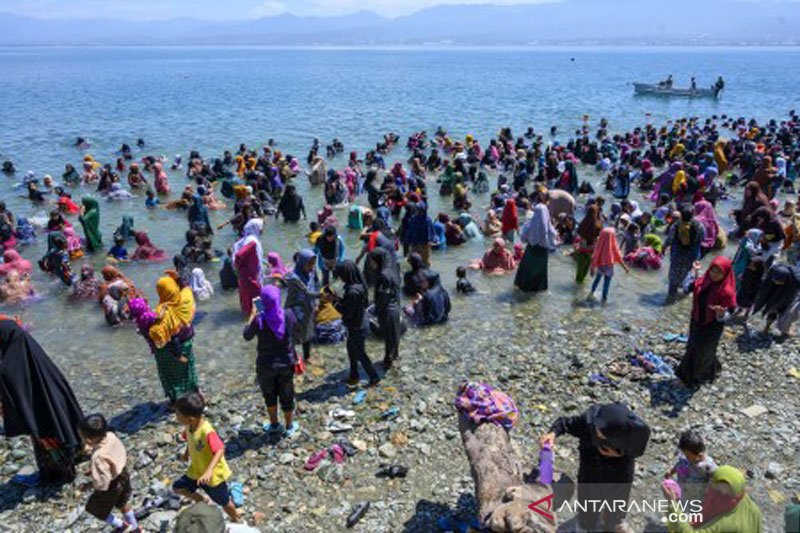 Tradisi mandi safar di Palu