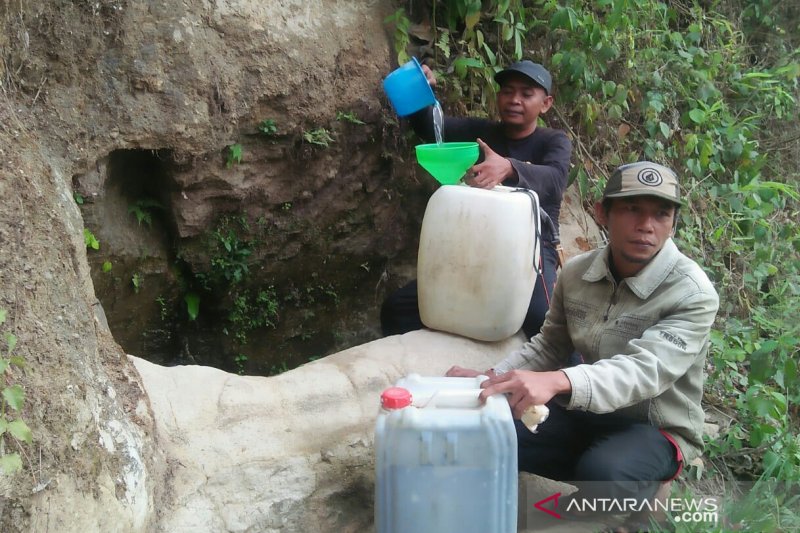 Warga empat desa di Naringgul Cianjur berharap bantuan air bersih