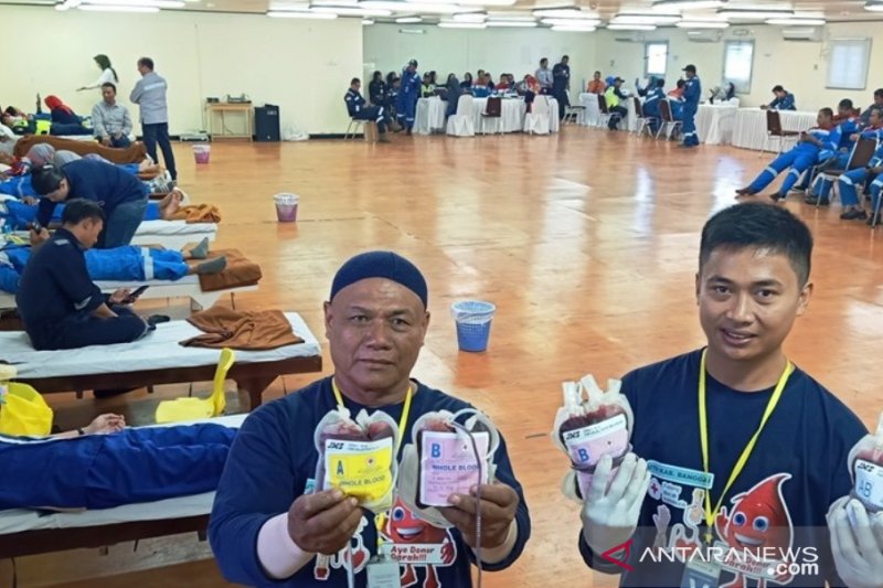 Karyawan DSLNG Banggai donorkan darahnya untuk kemanusiaan