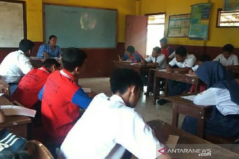 Siswa SMK di Lampung Timur terpaksa menumpang belajar, ini penyebabnya
