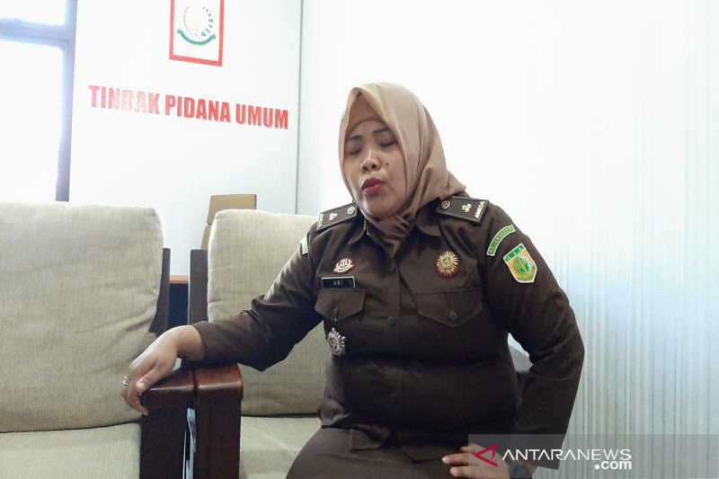 Kejari Gunung Kidul mengejar satu tahanan wanita kabur
