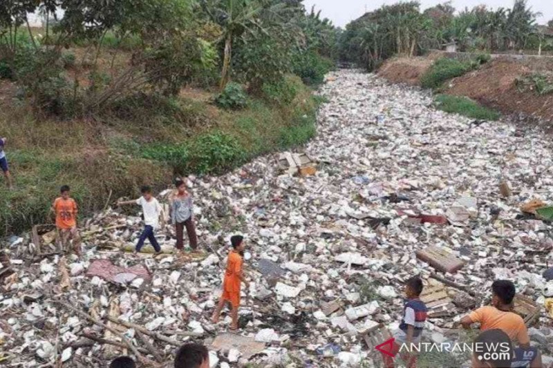 Cara atasi sampah sungai, ini yang dilakukan DPRD Bekasi