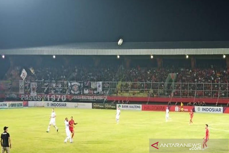 Babak pertama, Kalteng Putra tertinggal 0-1 lawan Persib